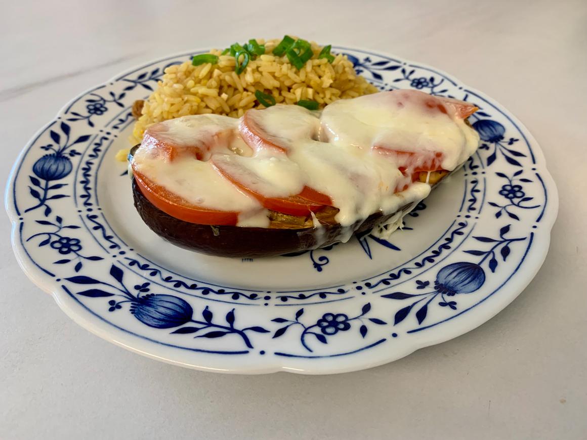 Aubergine mit Tomate-Mozzarella überbacken