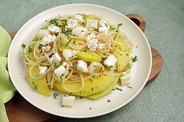 Mango-Pasta mit Lauch