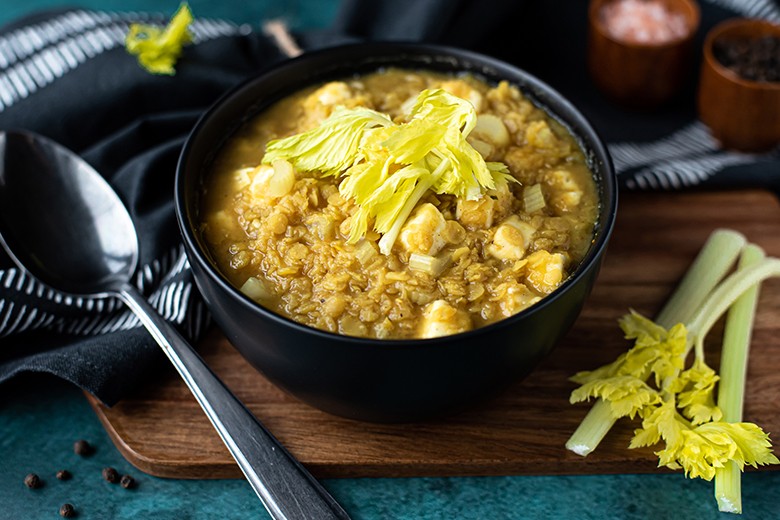 Linsensuppe mit Hirtenkäse