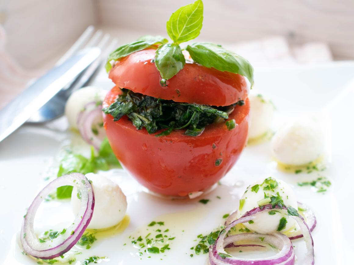 Gefüllte Kräutertomaten