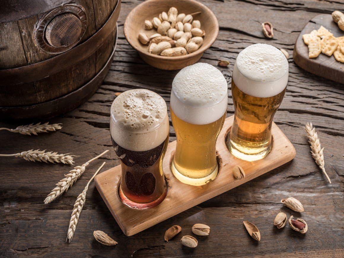 Um Bier selbst zu brauen, bedarf es einiger Zutaten und Utensilien.