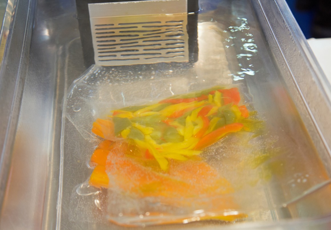 Durch das schonende Garen im Wasserbad bleiben wichtige Inhaltsstoffe der Lebensmittel erhalten.