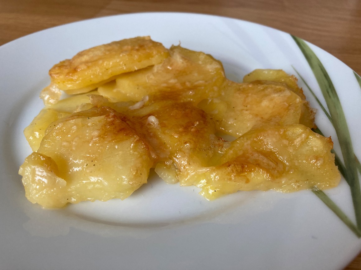 Einfaches Kartoffelgratin ohne Milch und Sahne | GuteKueche.de