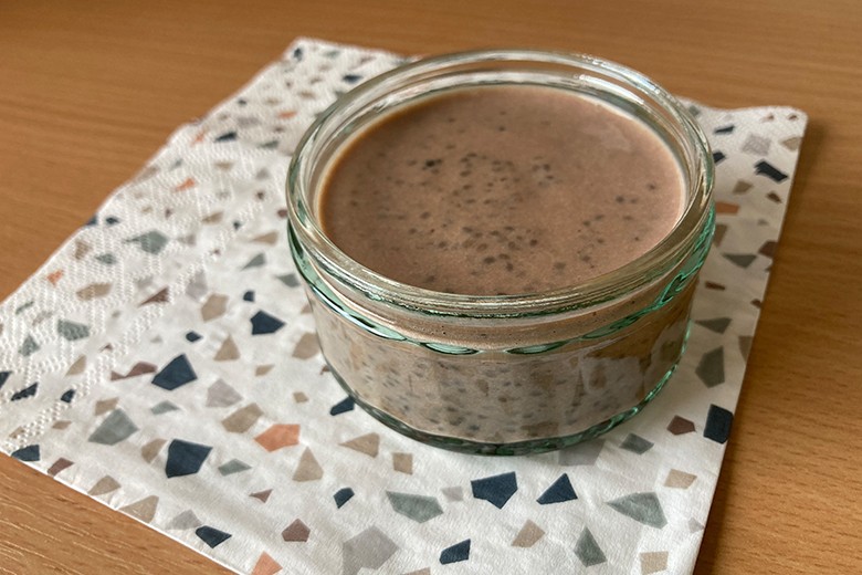 Rohköstlicher Kakao-Chia-Pudding