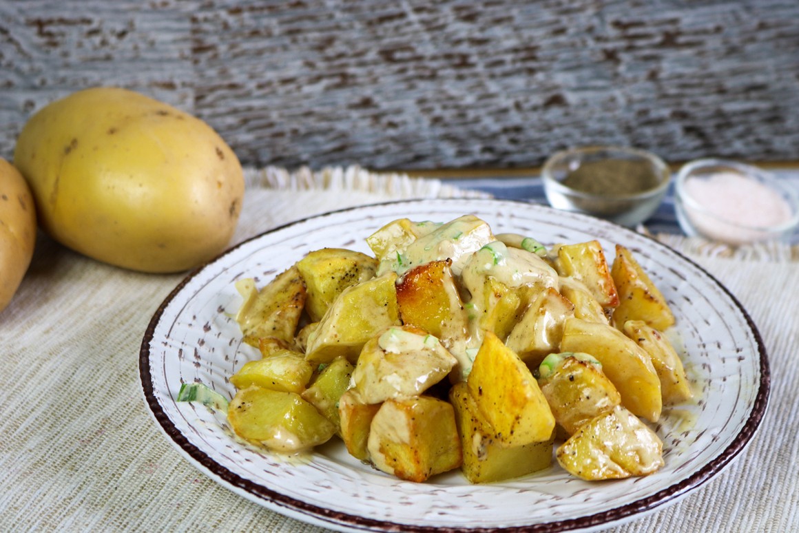 Gebackener Kartoffelsalat mit veganem Dressing