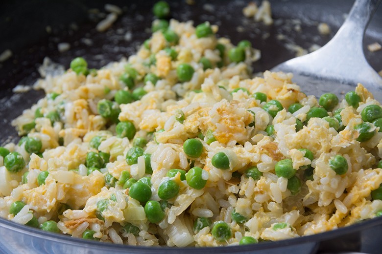 Gebratener Reis mit Gemüse - Rezept | GuteKueche.de