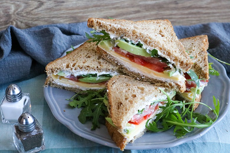Tomaten-Avocado-Sandwich