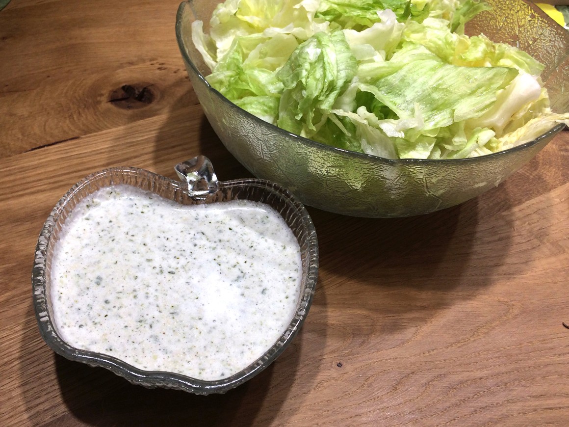 Simples rohes Salatdressing