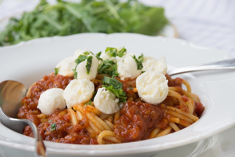 Spaghetti mit Tomate-Mozzarella