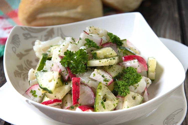 Blumenkohl-Gurken-Salat