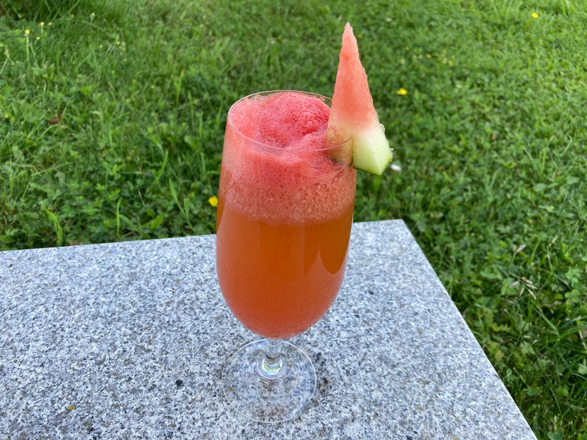 Roter Biercocktail