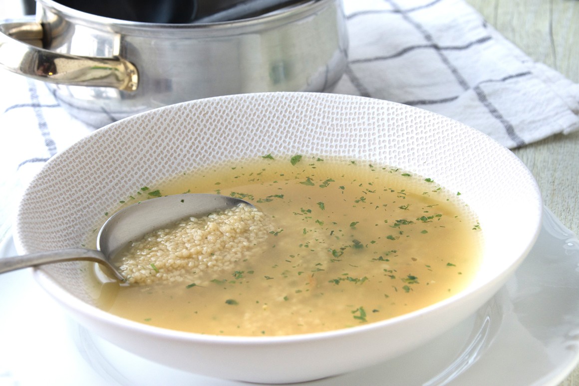 Hirsesuppe mit Butter
