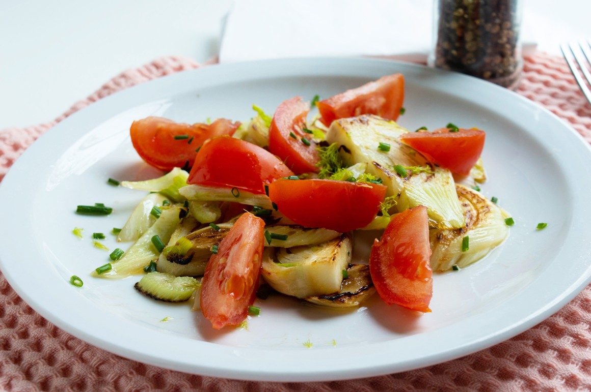 Tomaten-Fenchel-Salat - Rezept | GuteKueche.de