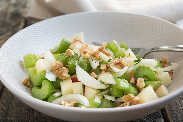 Stangensellerie-Salat mit Apfel