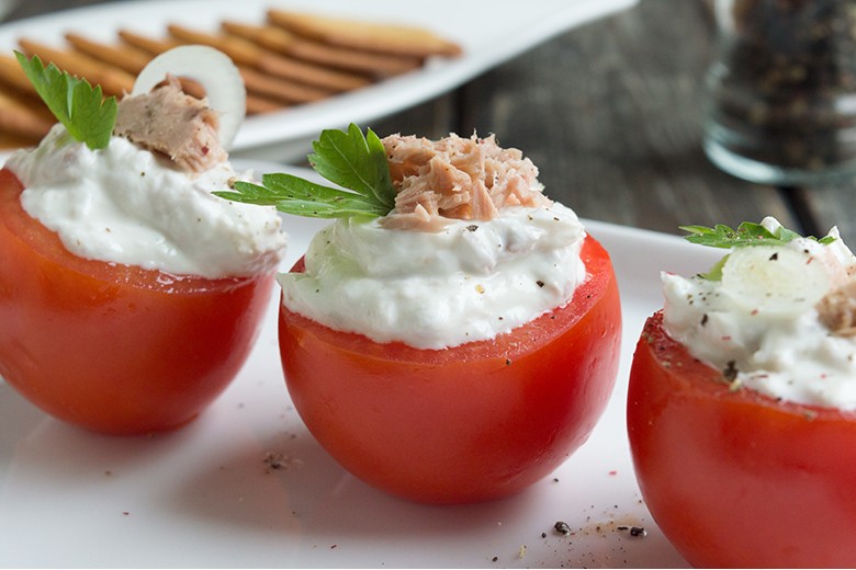 Gefüllte Tomaten mit Thunfischcreme