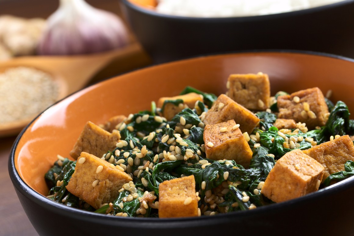 Tofu mit Spinat und Sesam