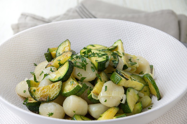 Gnocchi Salat mit Zucchini