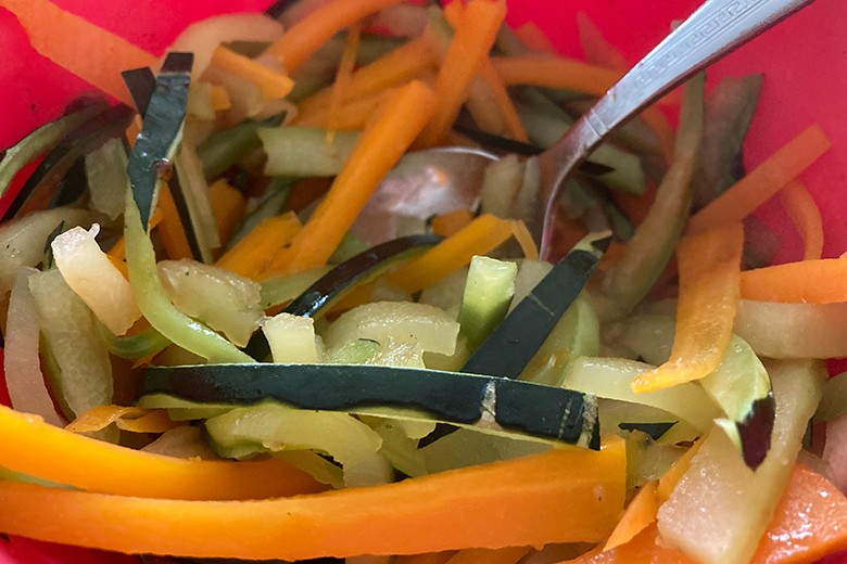Möhren-Zucchini-Gemüse aus der Mikrowelle