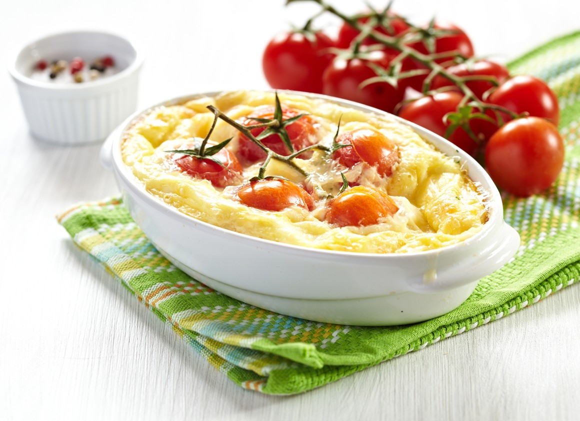Tomatengratin mit Käse und Zucchini