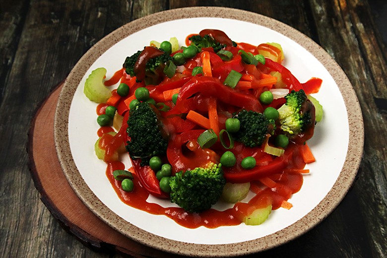 Gedämpftes Gemüse mit Currysoße