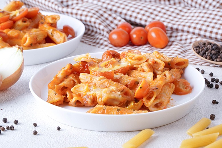 Mozzarella-Tomaten-Nudelauflauf