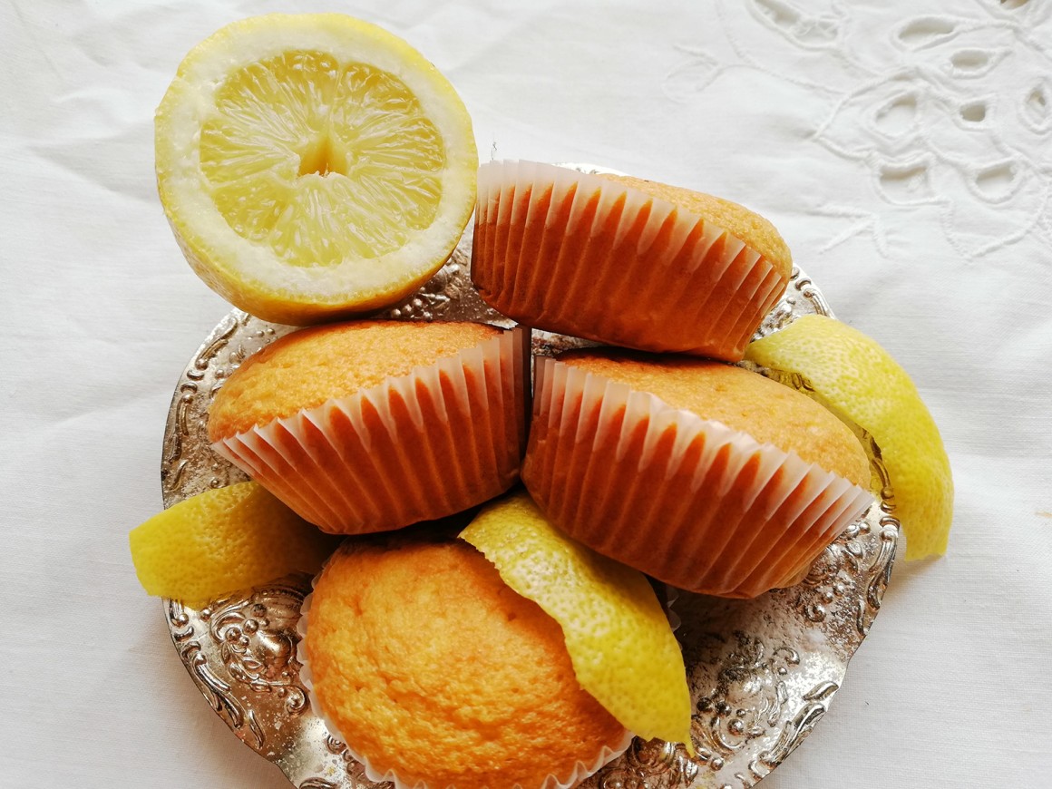Schmandmuffins mit Zitrone