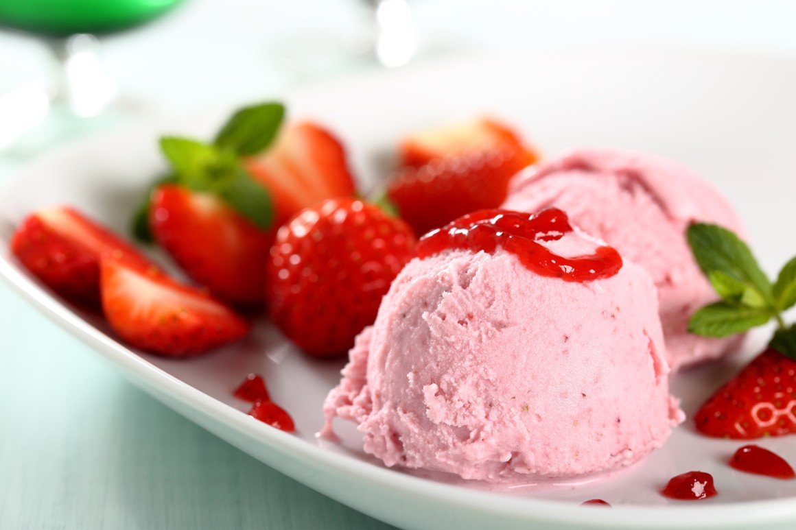 Erdbeer-Joghurt-Eis Rezept | GuteKueche.de
