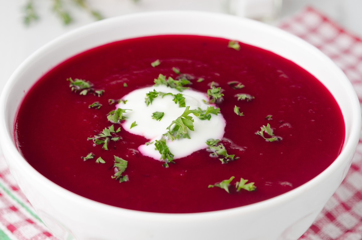 Rote-Beete-Ingwer-Suppe mit Apfel