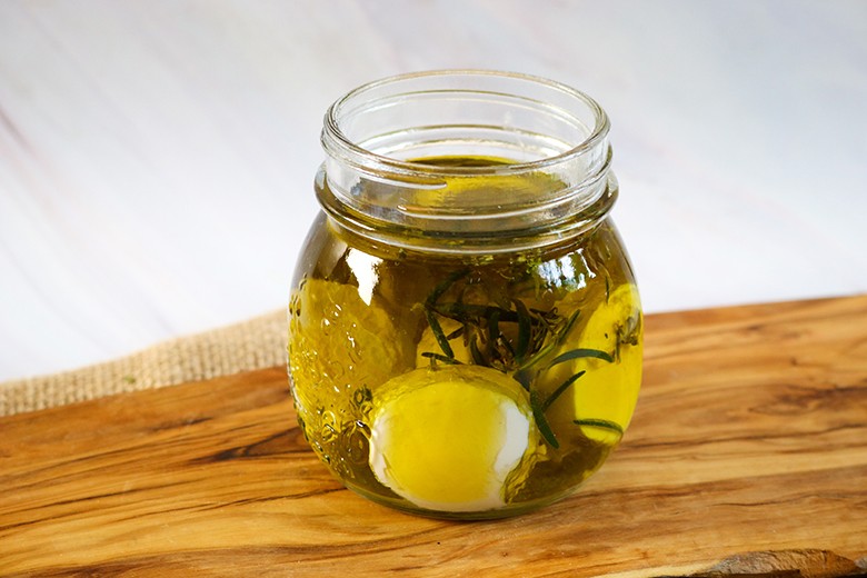 Ziegenkäse in Olivenöl