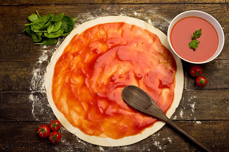 Einfache Tomatensauce für Pizza