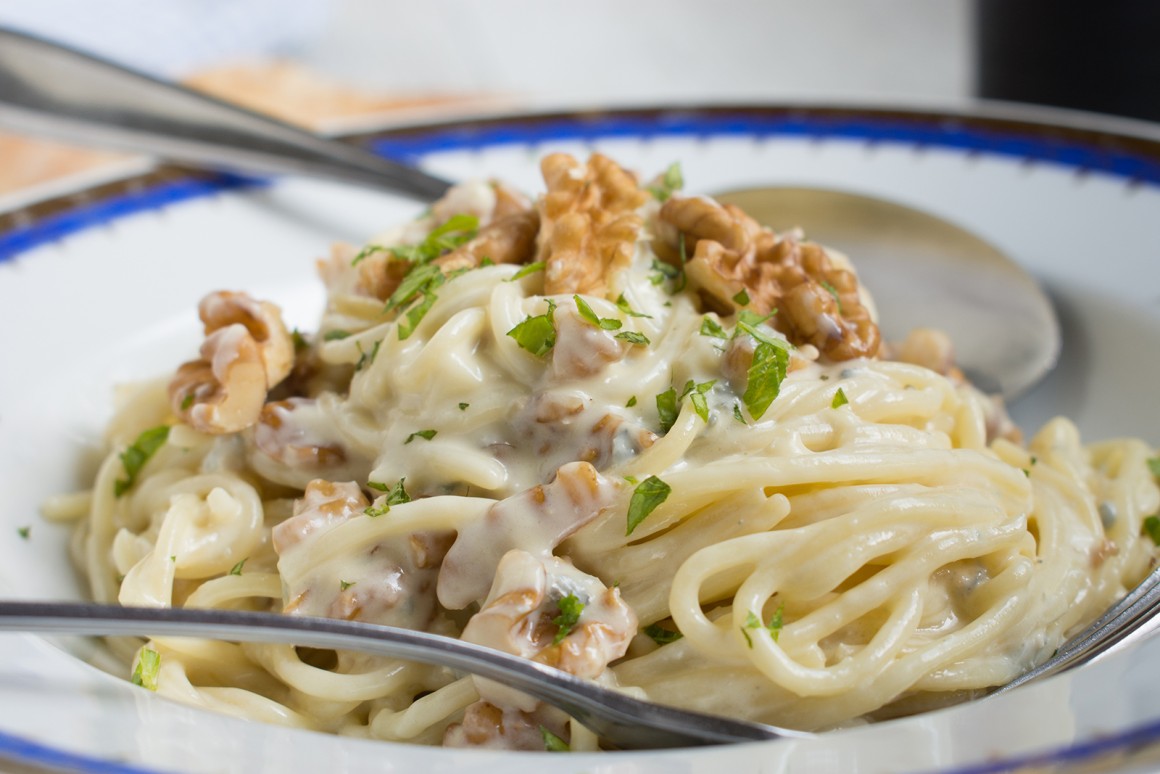 Spaghetti in Gorgonzola-Walnuss-Sauce